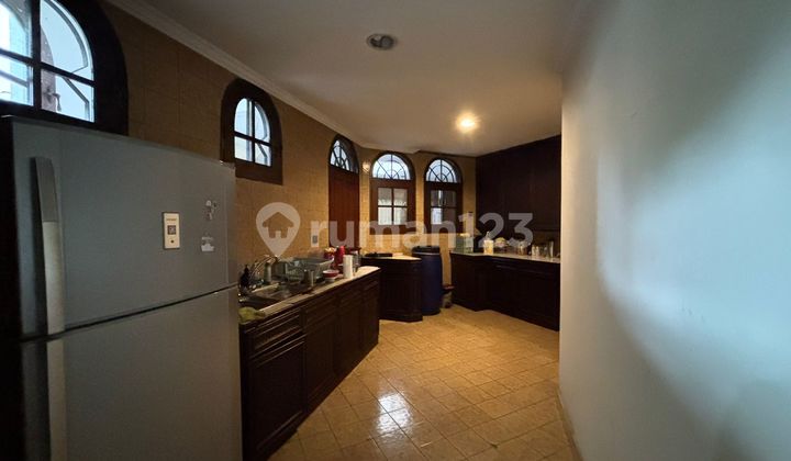 South Jakarta houses are very strategic for living and business purposes. 2