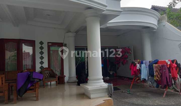 Ready-to-Occupy House in Cipondoh 2