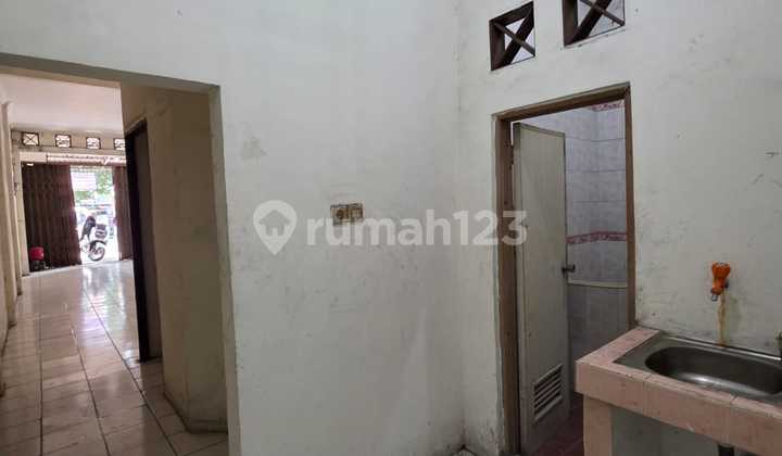 For Rent, Shop House by the Roadside, Strategic Location Suitable for Business 2