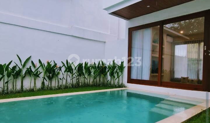 Stunning Villa Fully Furnished Only 3 minutes to Balangan Beach Stunning Villa Fully Furnished Only 3 minutes to Balangan Beach