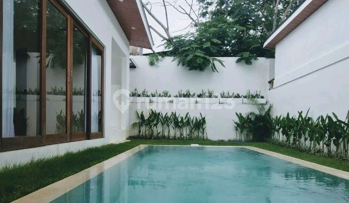 Stunning Villa Fully Furnished Only 3 minutes to Balangan Beach Stunning Villa Fully Furnished Only 3 minutes to Balangan Beach
