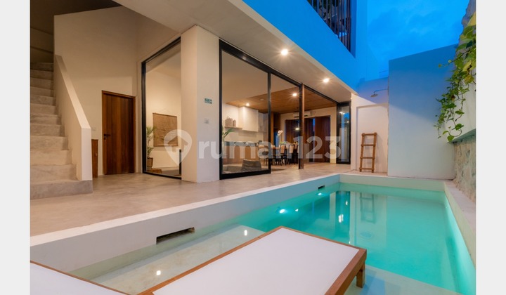 Luxurious And Stunning Villa Suitable For Living Or Invesment Close To Seminyak Beach