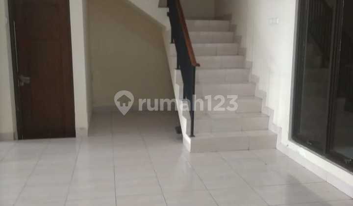 Rumah 2 Lantai Dekat Area Perkantoran Bekasi Cluster Aralia Harapan Indah 2