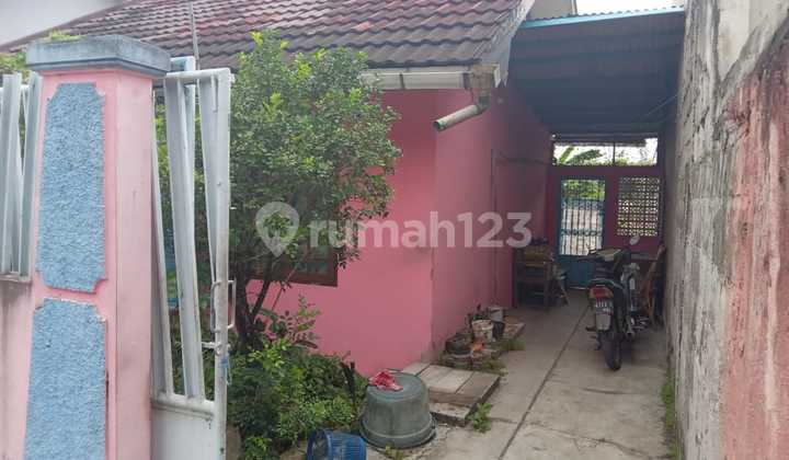 Rumah di Pamulang Bhakti Jaya 2 Lantai SHM Butuh Renovasi