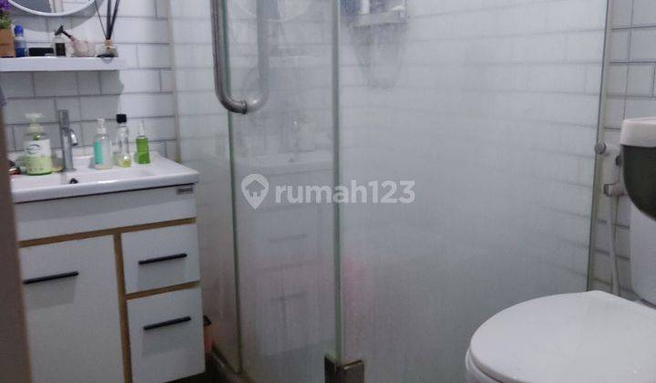 Rumah 2 Lantai SHM Bagus Terawat Furnished 2