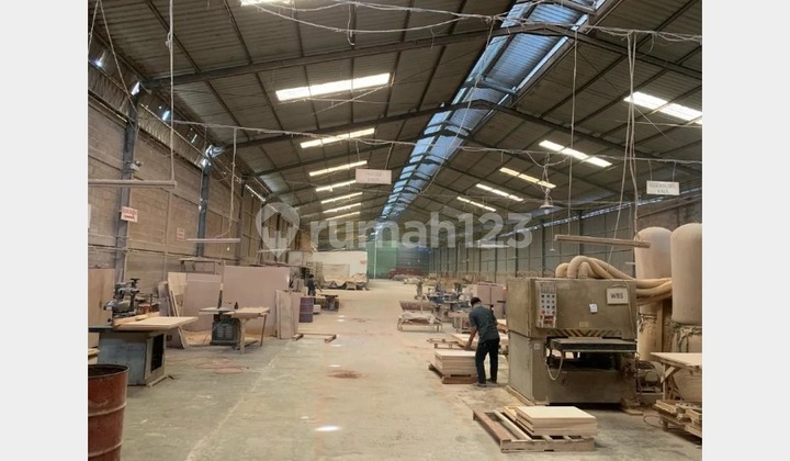 Warehouse area in Domas Menganti near the toll road accessible by container