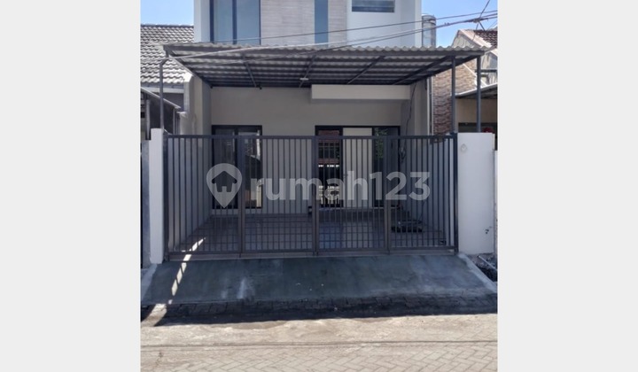 Rumah Baru 2 Lantai Satelit Utara Surabaya Barat SHM LT 96M² Carport 2 Mobil Dekat Tol Rumah Baru 2 Lantai Satelit Utara Surabaya Barat SHM LT 96M² Carport 2 Mobil Dekat Tol