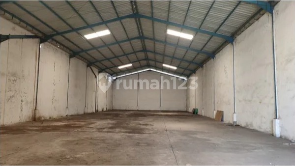 Kepatihan Industrial - CHEAPEST - Industrial warehouse with 40ft container access