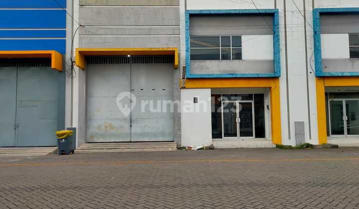 Disewakan Gudang Tritan Gedangan Sidoarjo 360M² Strategis Dekat Surabaya Disewakan Gudang Tritan Gedangan Sidoarjo 360M² Strategis Dekat Surabaya