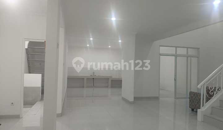 Dijual Rumah Mewah 2 Lantai. Area Kota Wisata Dijual Rumah Mewah 2 Lantai. Area Kota Wisata