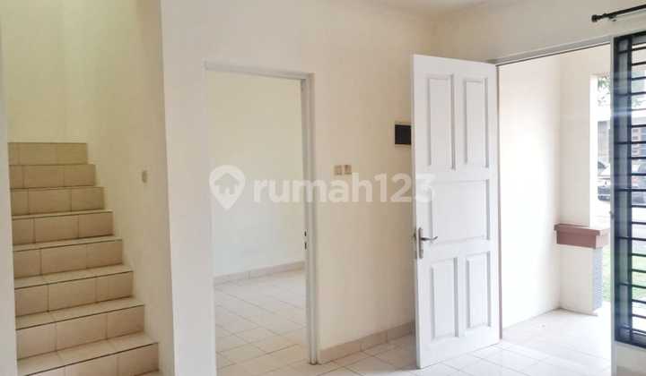 Dijual Rumah 2 lantai SHM, Area Kota Wisata