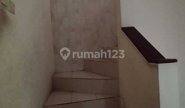 Dijual Rumah 2 Lantai. Area Kota Wisata 2