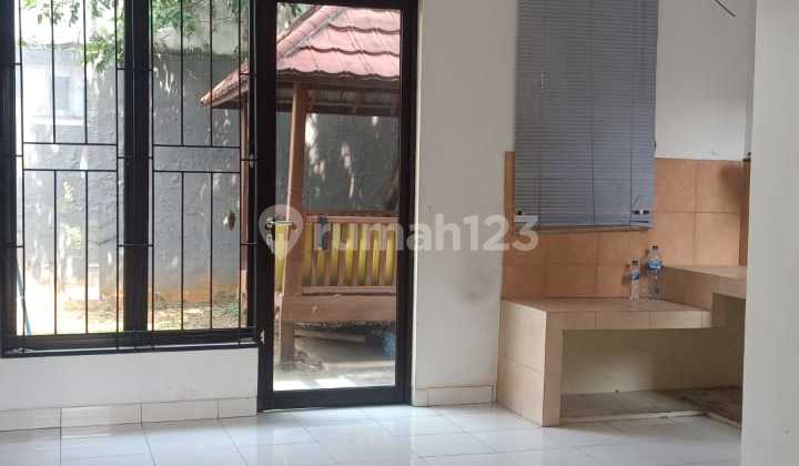 Dijual Rumah Bagus 2 lantai, area Legenda Wisata 1