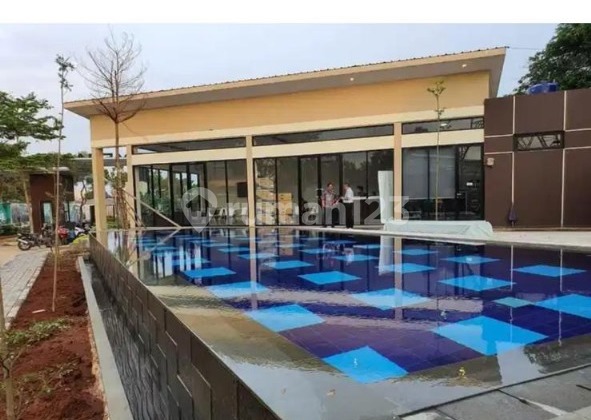 For Sale: Beautiful 2-Story House. Emerald Terrace Area. 2