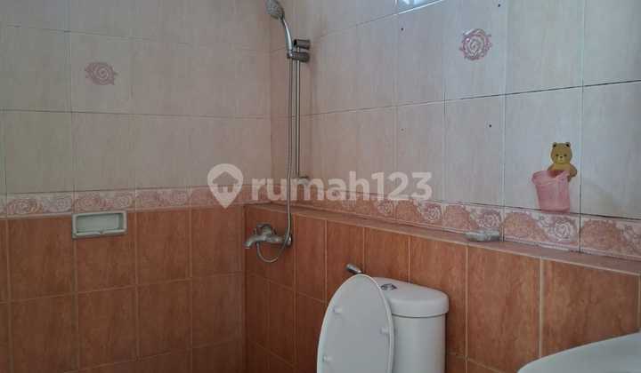 Dijual Rumah Cantik 2 Lantai. Shm 2