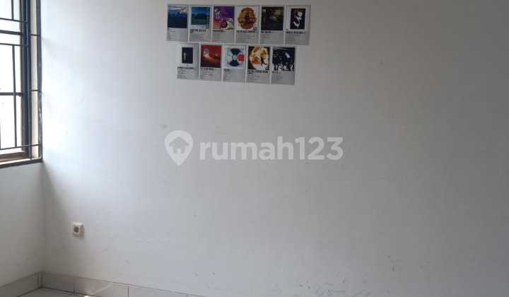 Dijual Rumah Bagus 2 lantai, area Legenda Wisata 2