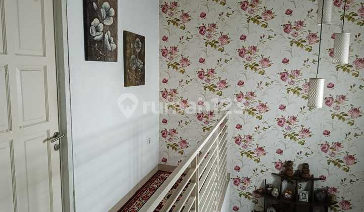 Dijual Rumah Cantik 2 Lantai. Area Kranggan Bekasi 1