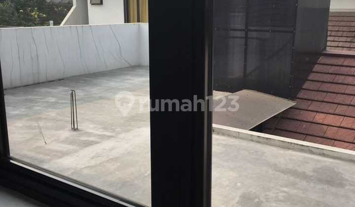 Dijual Rumah sudah Renovasi, area Legenda Wisata 2