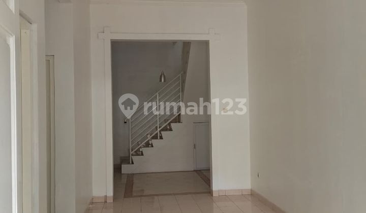 Dijual Rumah 2 Lantai. Area Kota Wisata