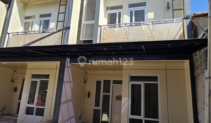 Rumah 2 Lantai 3 Kamar Jakarta Selatan cuma 1,4 M-an Lokasi Casa Pesanggrahan 2 strategis dekat Universitas Budi Luhur dan Tol Ciledug 1