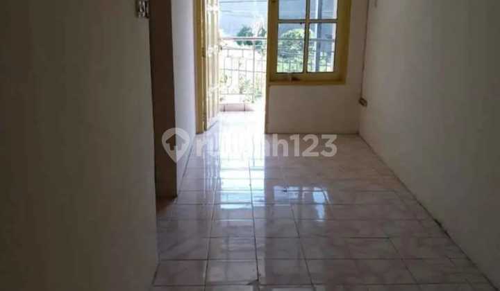 Two-Story Kris Kencanasari House Near Mayjen Sungkono, Ciputra World Mall