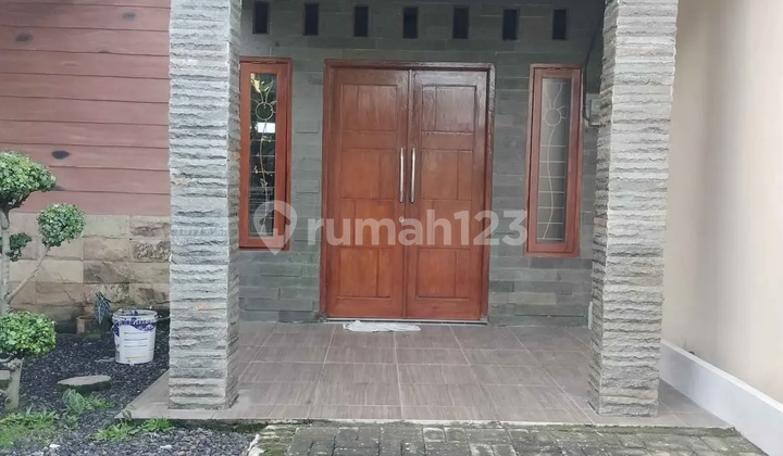 Rumah Murah di Kebraon, Karangpilang Dekat Wiyung Bagus Sudah Renovasi Belakang Grand Harvest 2