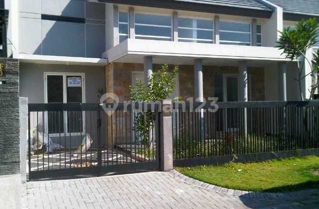 Strategic Sun Beach House Rent - Near Pakuwon City Strategic Sun Beach House Rent - Near Pakuwon City