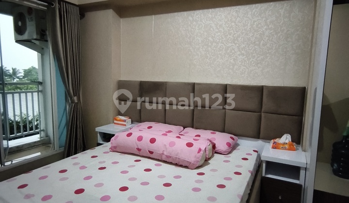 Low Floor Furnished Orchard Apartment with Supermall Access to Pakuwon Mall