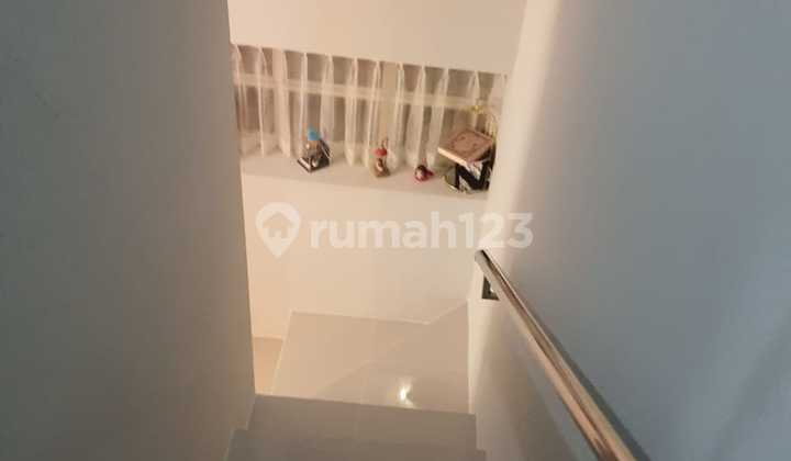 Paddington Hill Maa Good 2-Story House Wiyung Near Pakuwon Mall Citraland Paddington Hill Maa Good 2-Story House Wiyung Near Pakuwon Mall Citraland