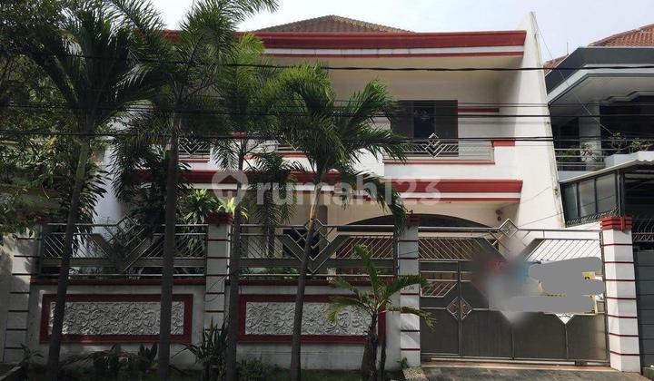 Rumah Luas Siap Huni Dharmahusada Indah Semi Furnish Rumah Luas Siap Huni Dharmahusada Indah Semi Furnish