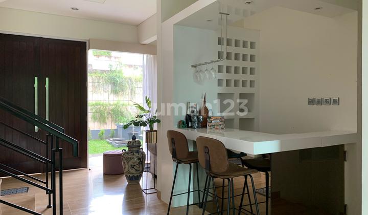 Residence in a Green and Natural Area 2