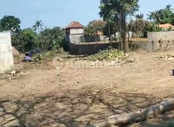 Land for sale for warehouse in Pring Gianyar.