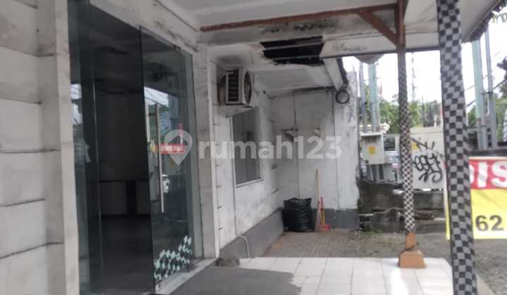 For Rent: Souvenir Shop