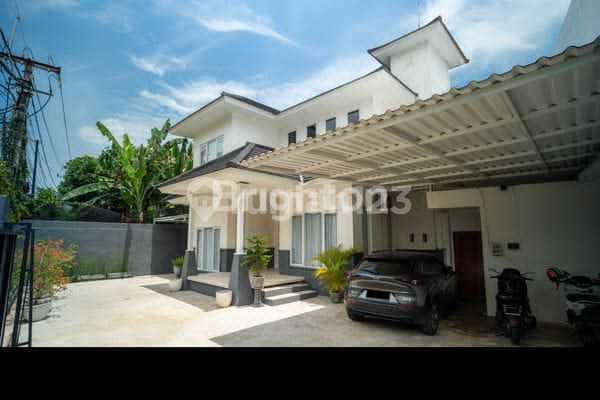 Disewakan - Villa Modern Minimalis Dua Lantai Area Premium Disewakan - Villa Modern Minimalis Dua Lantai Area Premium