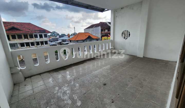 Premium and Strategically Located Shop House for Rent in the City Center and Shopping Center 2