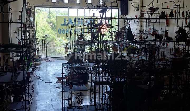 Three-Story Strategic Shop House for Sale in North Kuta 2