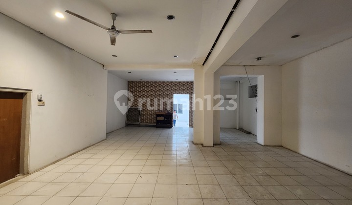Ruko Cocok Buat Tempat Usaha / Kantor / Restoran