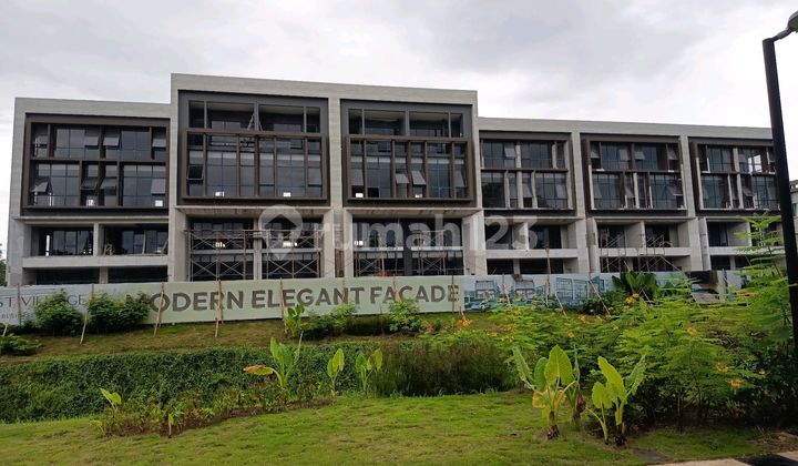 West Village Strategis Dekat Genesis Allfresh Eastvara