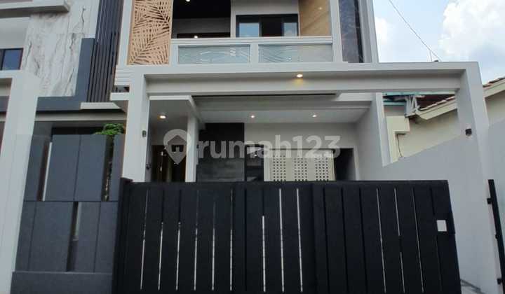 Rumah 2 Lantai  dekat kampus UGM Jl Kaliurang km 7