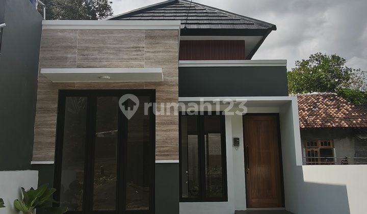 Rumah Siap Huni Gaya Modern Minimalis Dekat General Hospital 