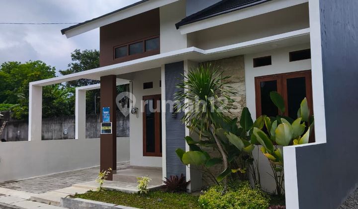 Minimalist Modern House near Kalasan Toll Gate Sleman Minimalist Modern House near Kalasan Toll Gate Sleman