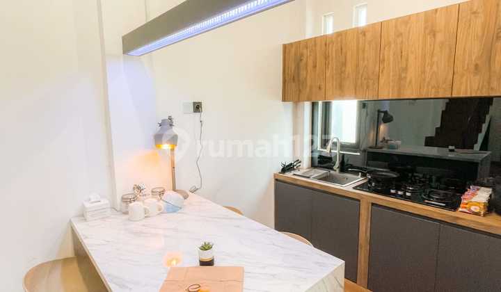 Rumah Cantik Full Furnished 2 Lantai Dekat Pusat Kota Yogyakarta