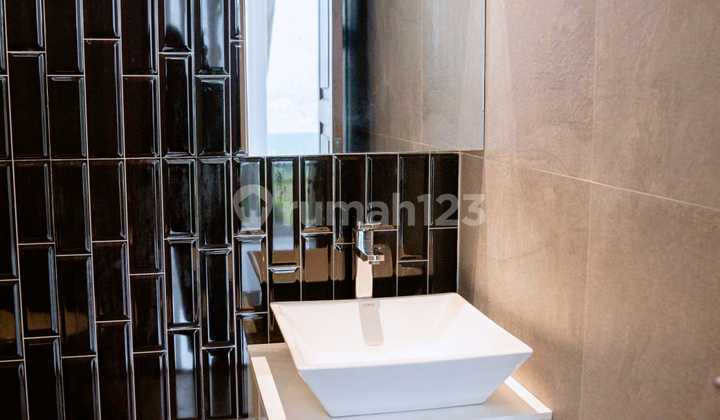 Rumah Mewah 2 Lantai dekat Hotel Hyatt Yogyakarta