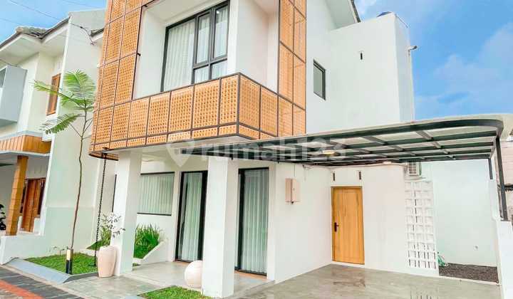 Rumah Cantik Full Furnished 2 Lantai Dekat Pusat Kota Yogyakarta