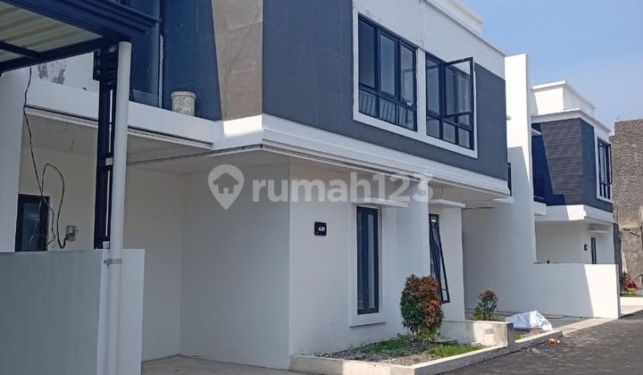 Rumah Modern 2 Lantai dekat Kampus UPN Jogja Rumah Modern 2 Lantai dekat Kampus UPN Jogja