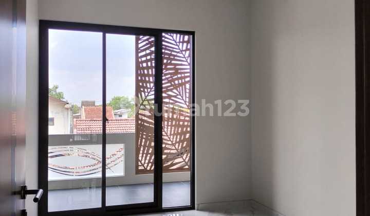 2-Story House near UGM Campus on Jl Kaliurang km 7 2