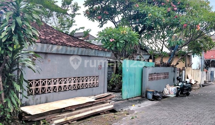 For Sale: 200 m2 Land & Building - Strategic Location in Dalung Permai, Denpasar For Sale: 200 m2 Land & Building - Strategic Location in Dalung Permai, Denpasar
