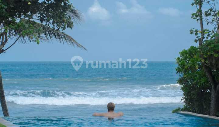 Luxury 5 BR Villa at Los Pantai Pasut, Tabanan, Bali.