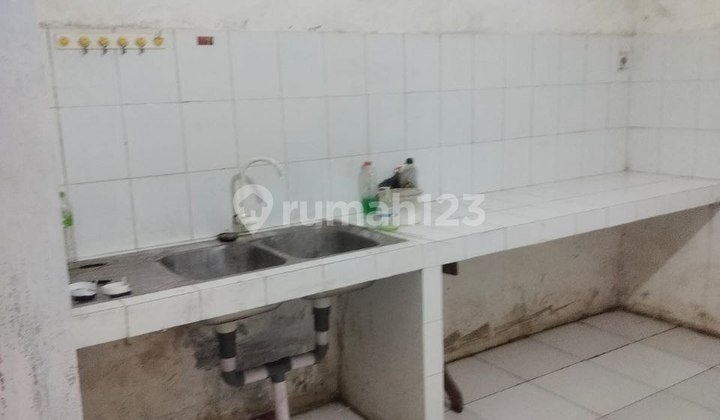 F248 Shophouse for Sale on the Main Road Heading to East Java Park, Batu City 2