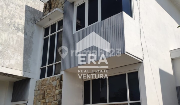 Rumah Dijual Di Daerah Ikan - Ikan, Dekat Sekolah Hwa Ind 2